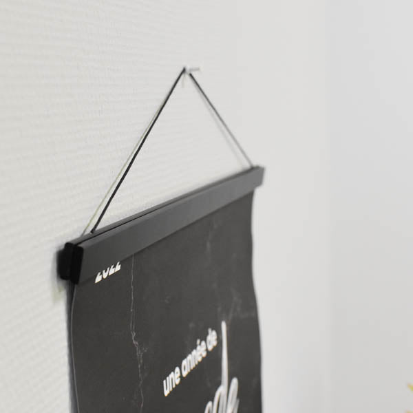 Cadre Magnétique Suspendu pour Posters à Gratter 51cm
